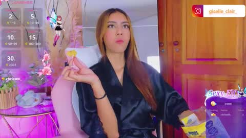 Snapshot of giselleclair chatting on 03/21/26, 08:08 giselleclair online show from 03/21/26, 08:08