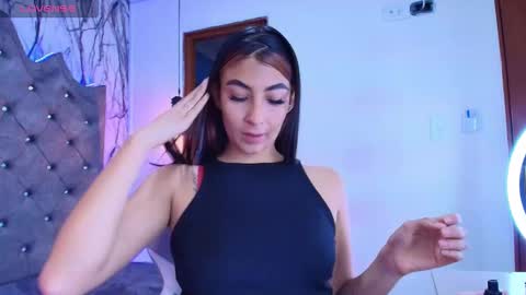 Snapshot of gissel__ chatting on 12/15/25, 12:31 gissel online show from 12/15/25, 12:31