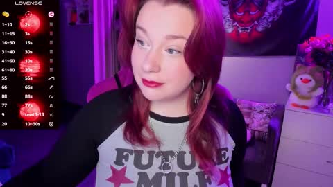 Snapshot of gitera_ chatting on 10/08/25, 11:02 AlexaMillis online show from 10/08/25, 11:02