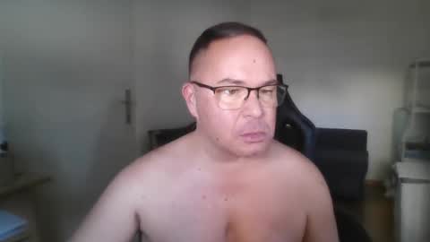 Snapshot of giulio203 chatting on 06/11/26, 04:16 giulio203 online show from 06/11/26, 04:16