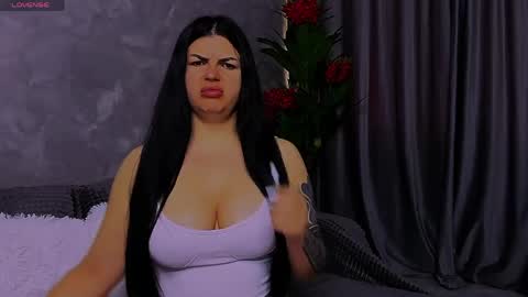 Giulia online show from 05/27/26, 03:14