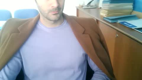 giuseppevai1 online show from 11/26/25, 11:11