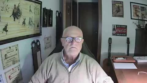 giutomma930394 online show from 10/31/25, 06:42