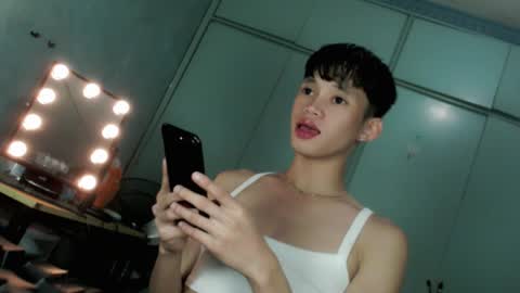 Snapshot of givemethrillx chatting on 03/25/26, 11:44 givemethrillx online show from 03/25/26, 11:44