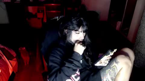 Snapshot of givenom chatting on 09/20/25, 12:44 dirtyvenom online show from 09/20/25, 12:44