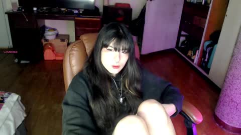 Snapshot of givenom chatting on 10/01/25, 09:10 dirtyvenom online show from 10/01/25, 09:10