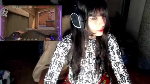 Snapshot of givenom chatting on 10/24/25, 09:33 dirtyvenom online show from 10/24/25, 09:33