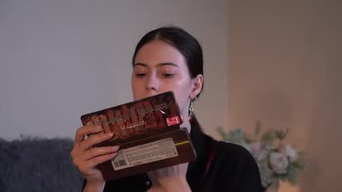 Snapshot of gizefto chatting on 09/25/25, 11:36 Agness online show from 09/25/25, 11:36