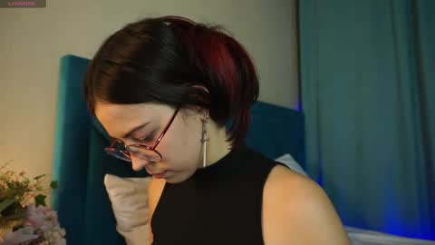 Snapshot of gizefto chatting on 10/17/25, 02:52 Agness online show from 10/17/25, 02:52