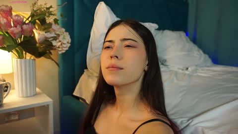 Snapshot of gizefto chatting on 11/04/25, 03:22 Agness online show from 11/04/25, 03:22