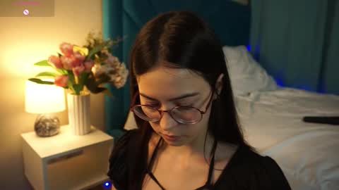 Snapshot of gizefto chatting on 11/06/25, 01:34 Agness online show from 11/06/25, 01:34