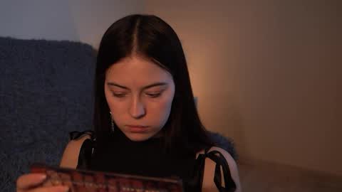 Snapshot of gizefto chatting on 11/21/25, 01:32 Agness online show from 11/21/25, 01:32