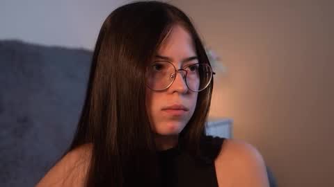 Snapshot of gizefto chatting on 12/13/25, 09:42 Agness online show from 12/13/25, 09:42