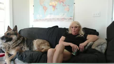 Snapshot of gizi_ilka chatting on 01/20/25, 05:59 Terri online show from 01/20/25, 05:59