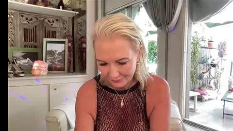 Gl1tter Barbie online show from 02/25/26, 11:42