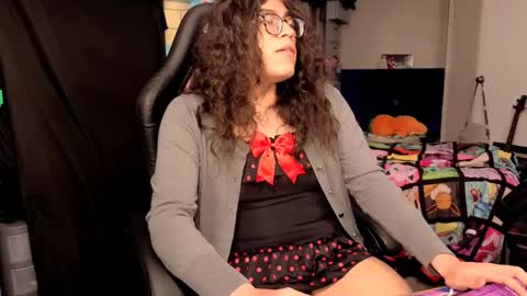 glaceon9 online show from 12/01/25, 10:26