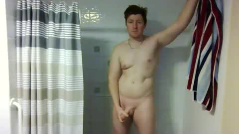 Snapshot of gladi_ chatting on 04/23/26, 01:24 gladi_ online show from 04/23/26, 01:24