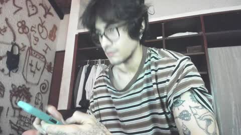 Snapshot of gladiattoor chatting on 01/05/25, 03:13 edward online show from 01/05/25, 03:13