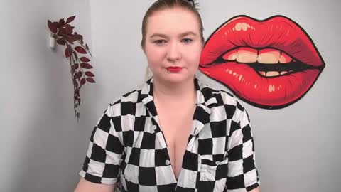Snapshot of glamorousnikki chatting on 04/23/26, 12:15 Nikki online show from 04/23/26, 12:15