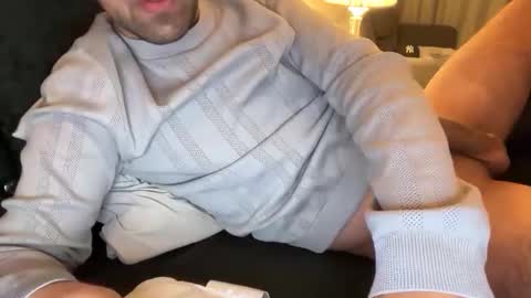 Snapshot of glamour_xo chatting on 11/22/25, 12:09 Glamour online show from 11/22/25, 12:09