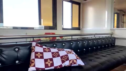 Snapshot of gleiahong chatting on 11/07/25, 02:11 gleiahong online show from 11/07/25, 02:11