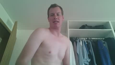 Snapshot of glen_1987 chatting on 05/25/26, 05:46 Mike 1987 online show from 05/25/26, 05:46