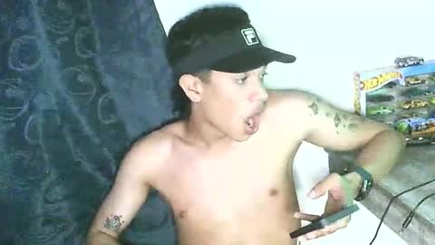 Snapshot of glen_connor_11 chatting on 12/17/25, 01:00 glen_connor_11 online show from 12/17/25, 01:00