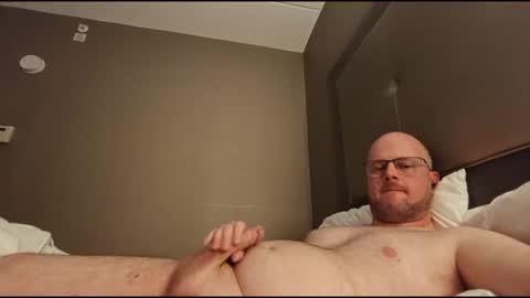 Snapshot of glennfair chatting on 02/16/26, 03:46 GFair online show from 02/16/26, 03:46