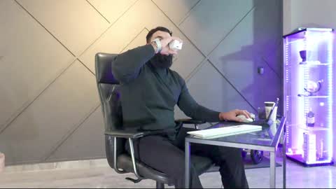 Matthew .. for short call me Matt online show from 12/04/24, 12:25