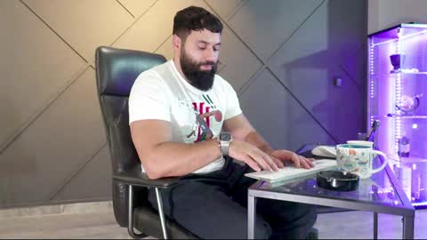 Matthew .. for short call me Matt online show from 12/09/24, 04:47