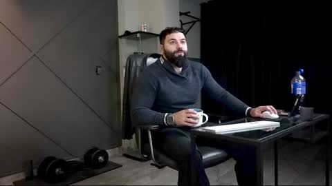 Matthew .. for short call me Matt online show from 12/27/24, 08:39