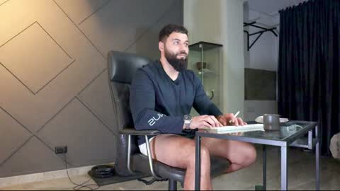 Matthew .. for short call me Matt online show from 01/27/25, 05:48