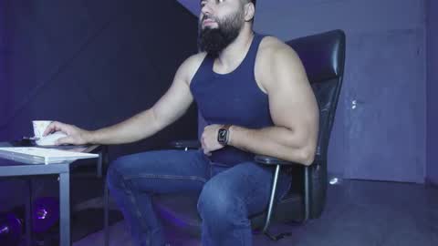 Matthew .. for short call me Matt online show from 11/17/25, 05:35