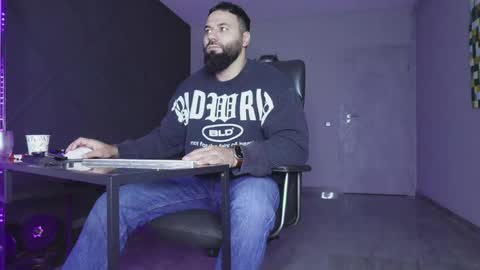 Matthew .. for short call me Matt online show from 11/19/25, 06:46