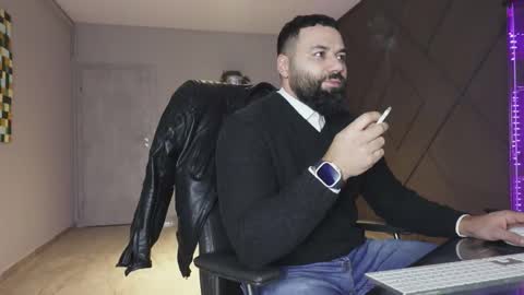 Snapshot of glennmasters chatting on 02/05/26, 06:34 Matthew .. for short call me Matt online show from 02/05/26, 06:34