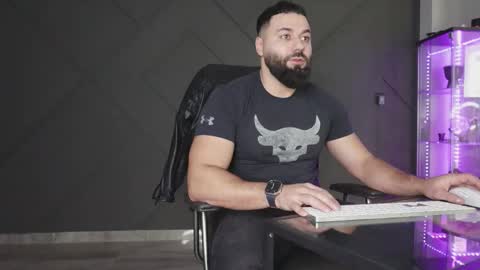 Snapshot of glennmasters chatting on 02/20/26, 09:32 Matthew .. for short call me Matt online show from 02/20/26, 09:32