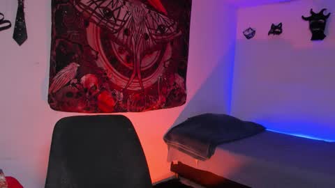 Snapshot of glitch_doll chatting on 03/27/26, 08:30 NYX online show from 03/27/26, 08:30