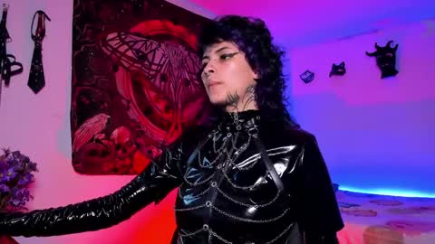 Snapshot of glitch_doll chatting on 04/08/26, 11:27 NYX online show from 04/08/26, 11:27