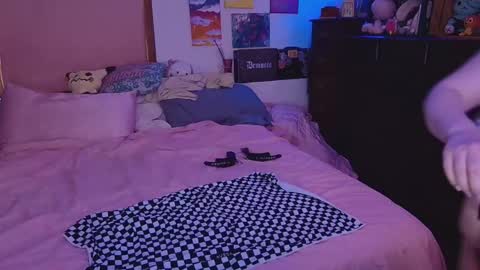 Glitch online show from 02/05/25, 09:29