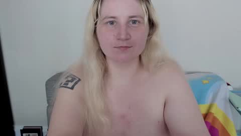 Glitch online show from 09/19/25, 05:57