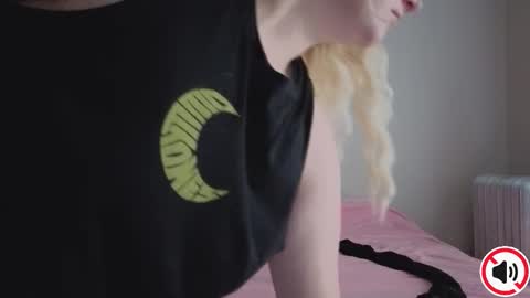 Glitch online show from 10/19/25, 03:34