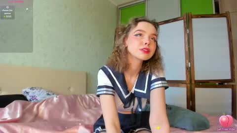 Snapshot of glitchy_doll chatting on 04/24/26, 04:15 Sara online show from 04/24/26, 04:15
