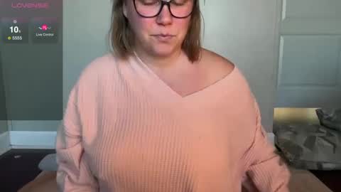 Snapshot of glitterkitty_108 chatting on 01/08/25, 02:56 GlitterKitty 108 online show from 01/08/25, 02:56