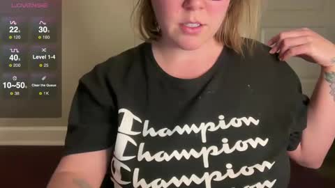 Snapshot of glitterkitty_108 chatting on 01/17/25, 12:20 GlitterKitty 108 online show from 01/17/25, 12:20