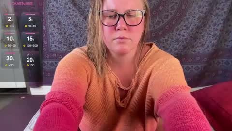 Snapshot of glitterkitty_108 chatting on 10/07/25, 01:19 GlitterKitty 108 online show from 10/07/25, 01:19