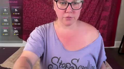 Snapshot of glitterkitty_108 chatting on 11/02/25, 02:08 GlitterKitty 108 online show from 11/02/25, 02:08