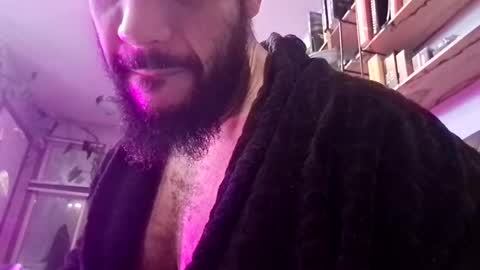 Snapshot of globalmovement chatting on 12/17/24, 07:29 globalmovement online show from 12/17/24, 07:29