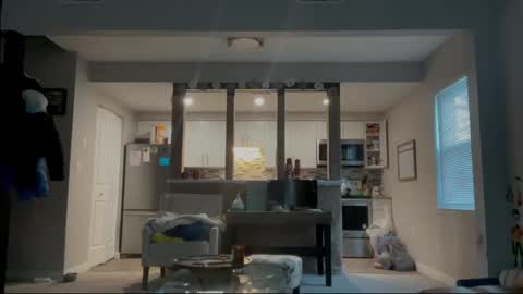 Snapshot of globberton chatting on 12/23/24, 06:58 Baby Bimbo online show from 12/23/24, 06:58