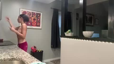 Snapshot of globberton chatting on 10/13/25, 09:37 Baby Bimbo online show from 10/13/25, 09:37