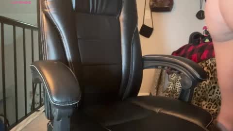 Snapshot of globberton chatting on 04/07/26, 05:57 Baby Bimbo online show from 04/07/26, 05:57